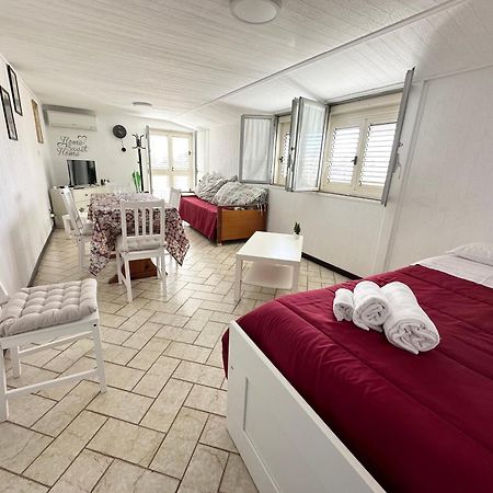 Ferienwohnung Attico Di Giggia Giardini-Naxos Exterior foto