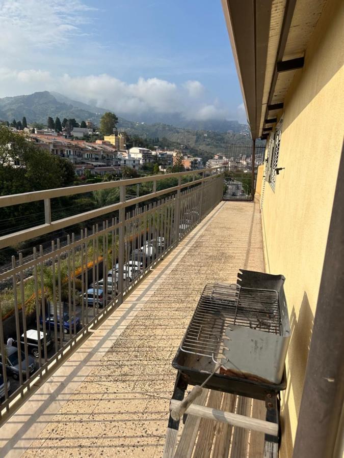 Ferienwohnung Attico Di Giggia Giardini-Naxos Exterior foto