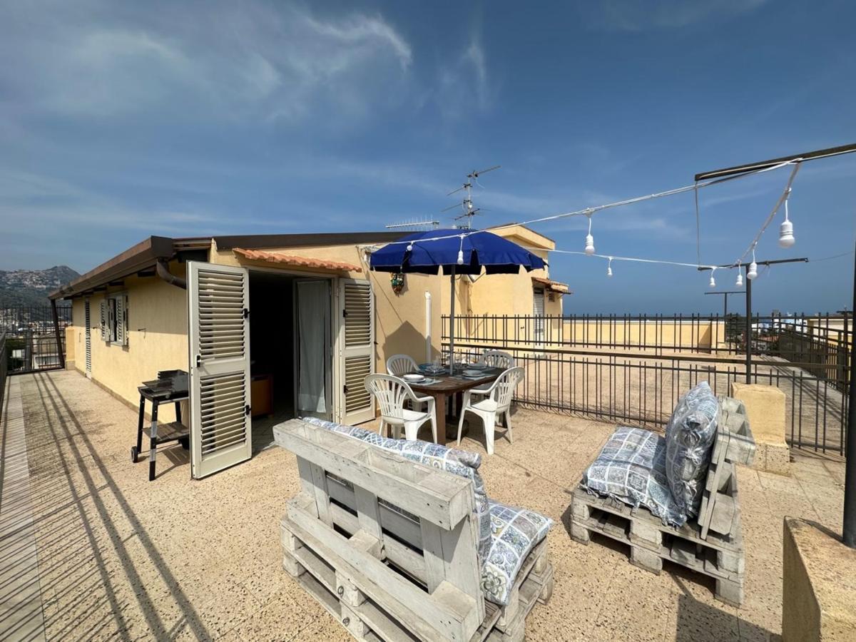Ferienwohnung Attico Di Giggia Giardini-Naxos Exterior foto