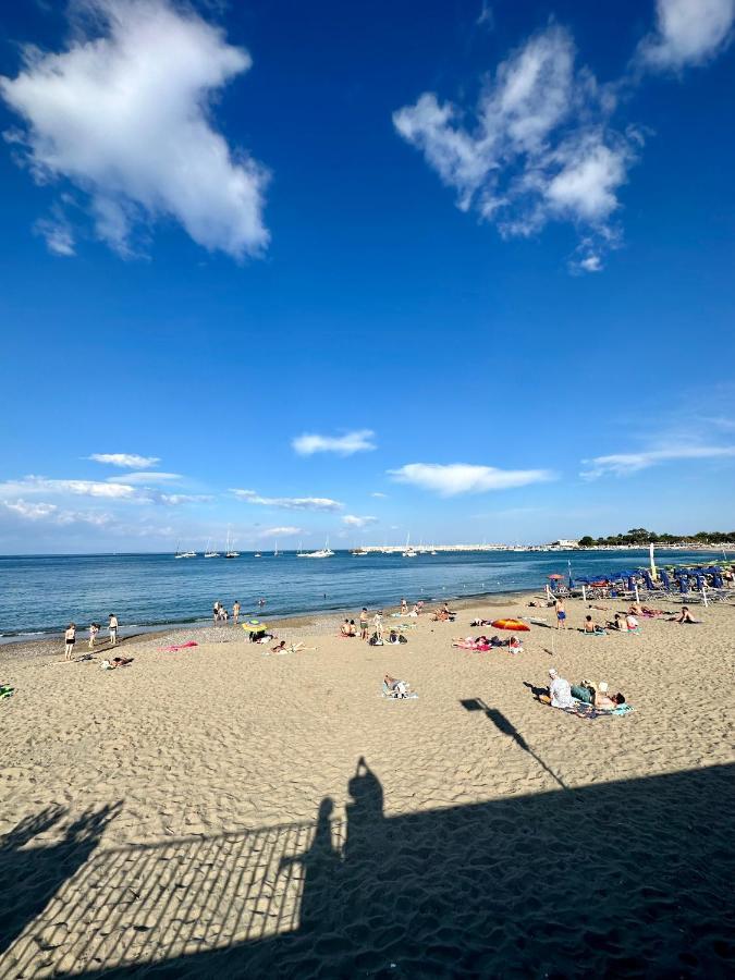 Ferienwohnung Attico Di Giggia Giardini-Naxos Exterior foto